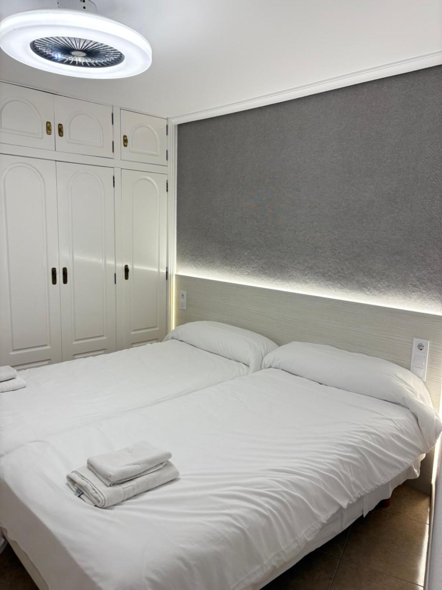 Apartamentos Carmela ベニドルム エクステリア 写真