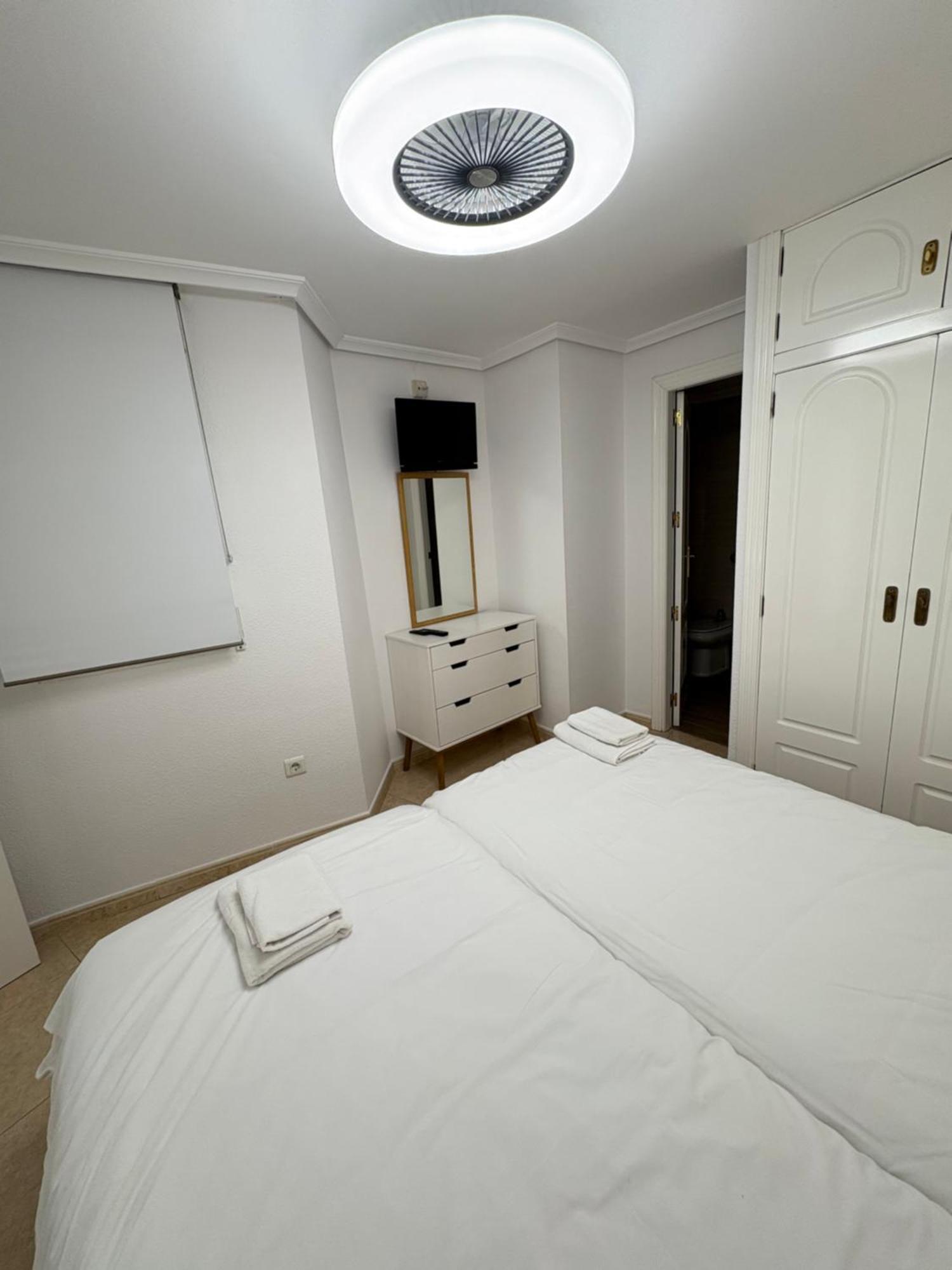 Apartamentos Carmela ベニドルム エクステリア 写真